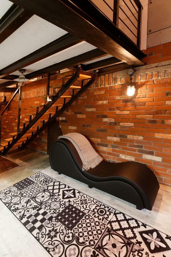 Appartement Loft Szpularnia à Zyrardow Extérieur photo